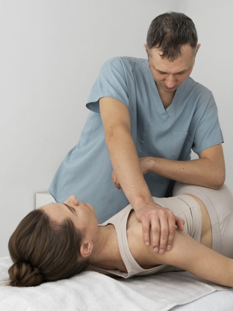 enfermera-cuidando-al-paciente enfermera-cuidando-al-paciente